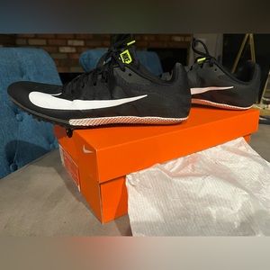 Track and field shoes